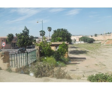 Terrain à vendre deux hectares et 6866 m² en plein centre ville Meknès