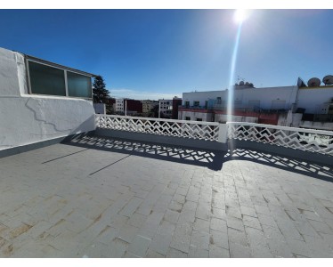 Location de Bureau – Studio 4ème Étage avec Terrasse
