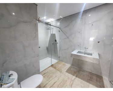 À LOUER – LUXUEUX APPARTEMENT MEUBLÉ À AGDAL