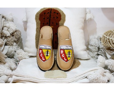 Babouche artisanale en cuir – Fabrication marocaine à Agadir