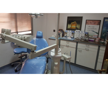 Dr.Nadia ABAHRI chirurgien dentiste