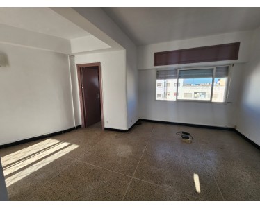 Location de Bureau – Studio 4ème Étage avec Terrasse