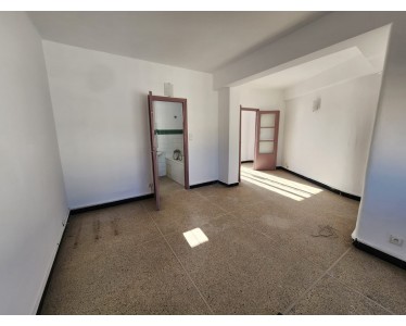 Location de Bureau – Studio 4ème Étage avec Terrasse
