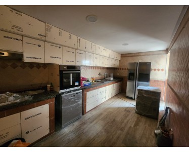 À LOUER – LUXUEUX APPARTEMENT MEUBLÉ À AGDAL